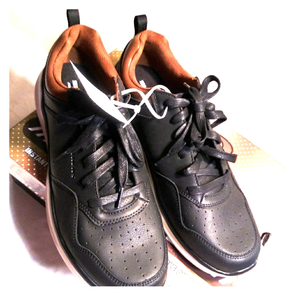 SKECHERS LEATHER SHOE
